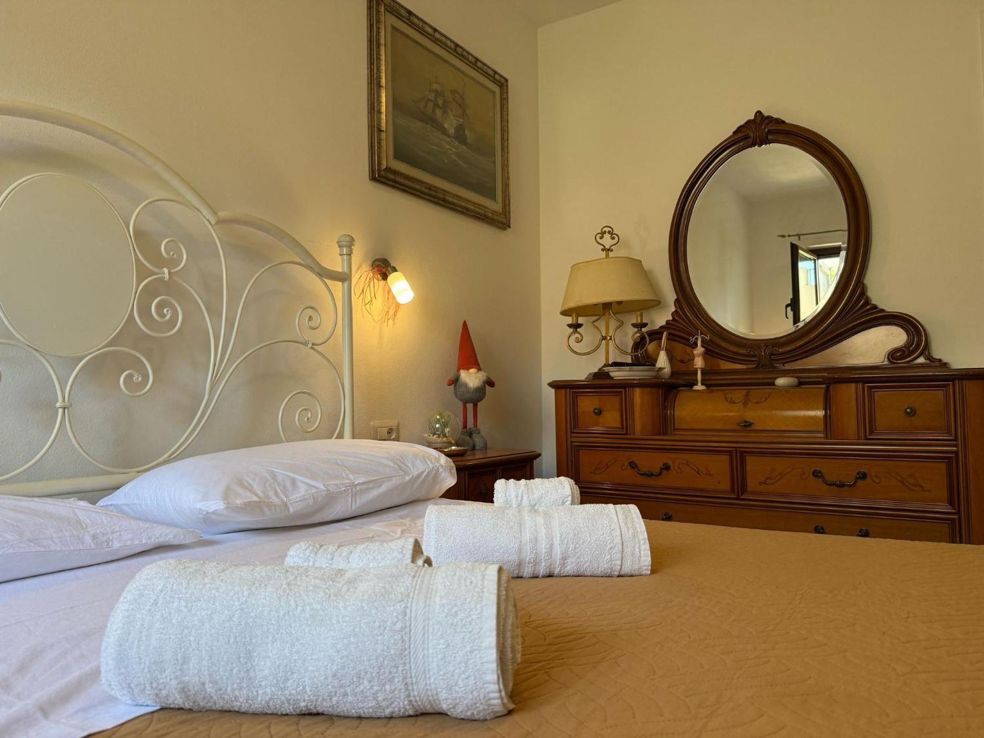 The Refuge Apartment Porto Torres Exterior photo
